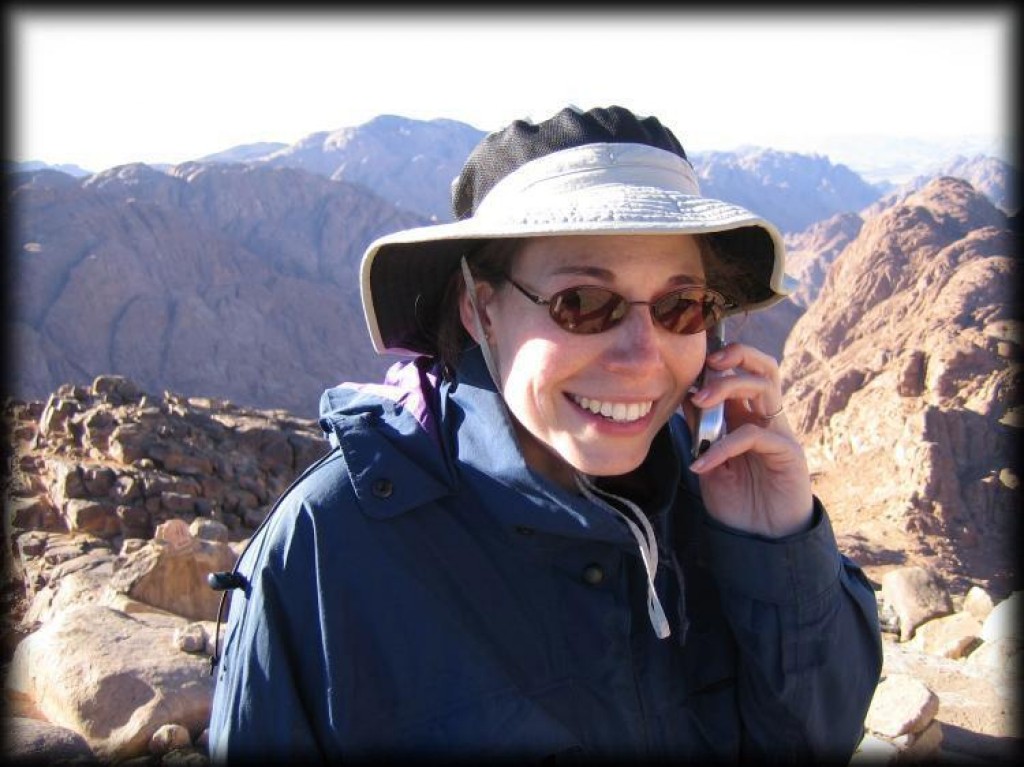 We gave Wendy's grandmother a big thrill when we called her from the top of Mount Sinai.  It was pretty amazing that our little Motorola V220 worked perfectly from the top in such a desolate place.