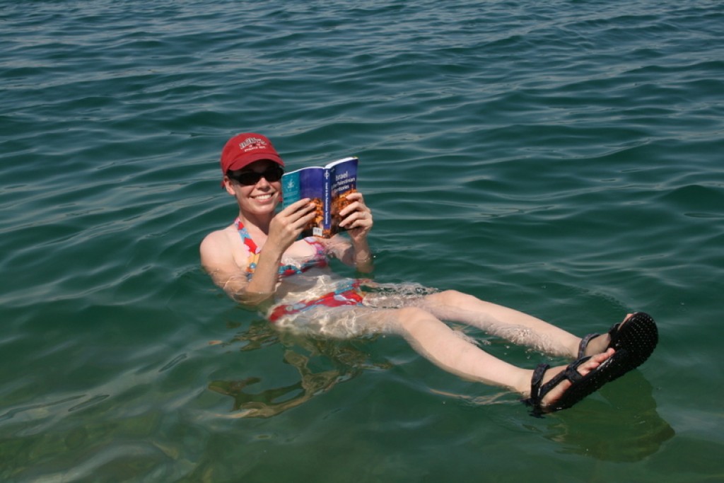 We didn't have a newspaper, so we contented ourselves with floating and reading our trusty Lonely Planet guidebook.