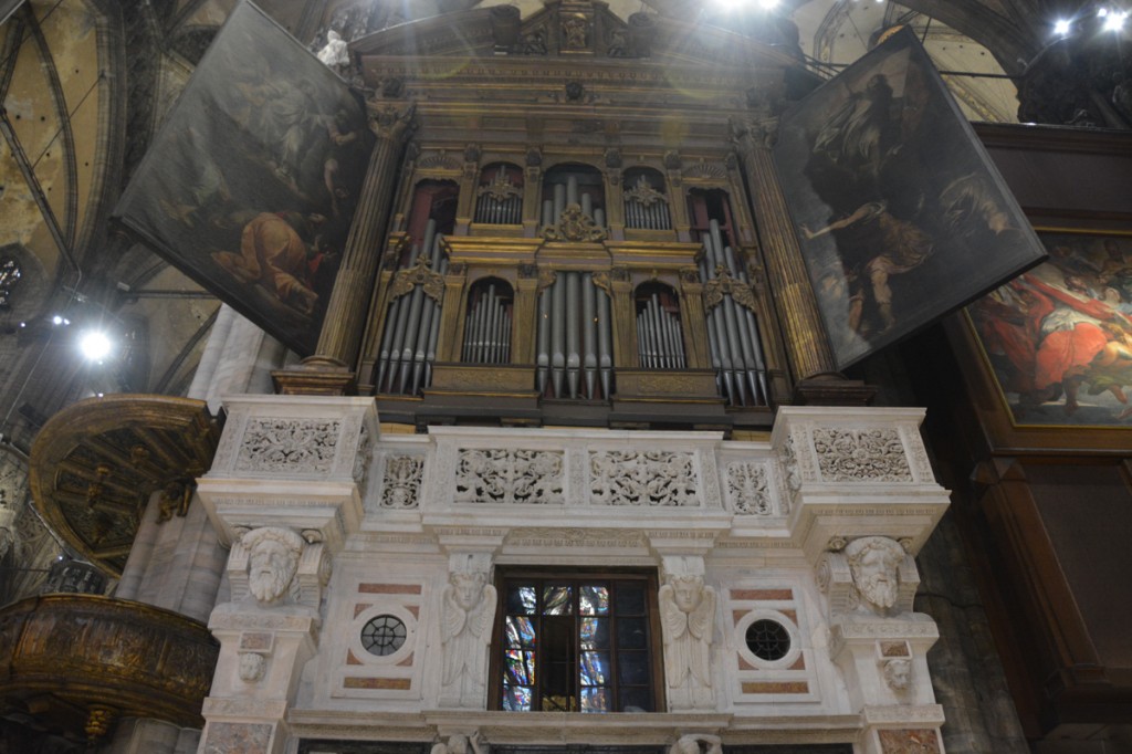 Organ inside the Duomo of Milan