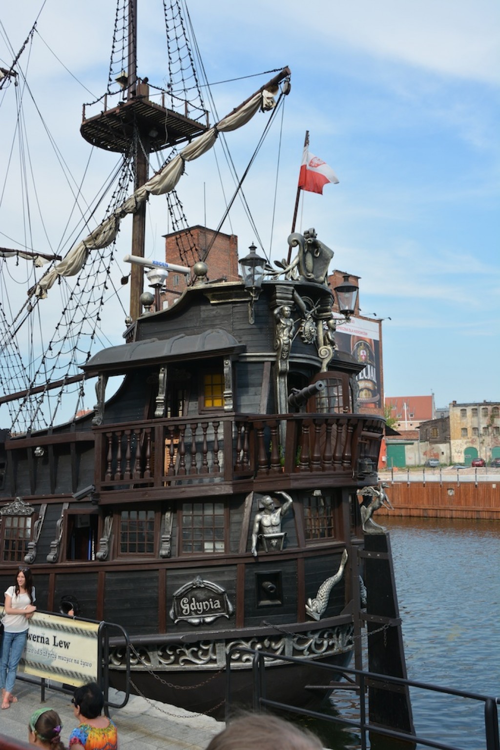 This pirate ship tours the harbor - fun thing for kids