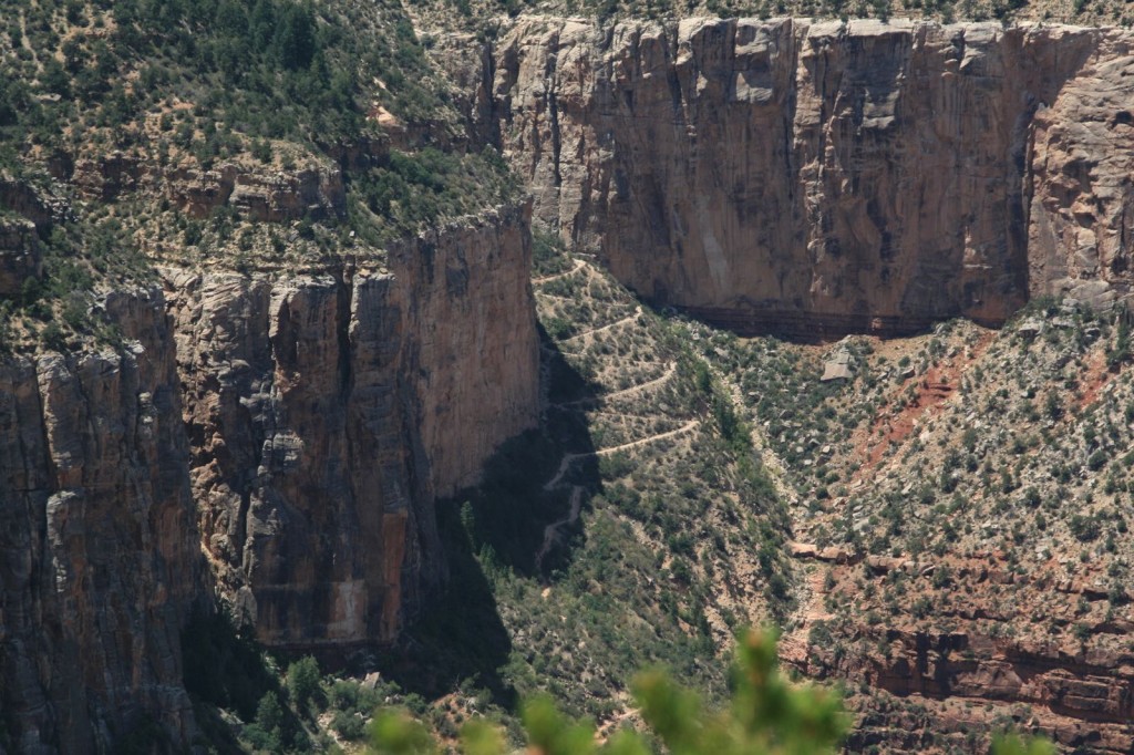 The trail down into the canyon