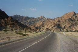 The road to Wadi Shab started well