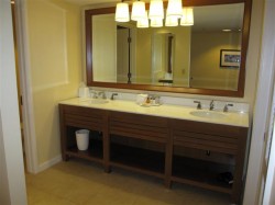 Nice bathroom at the Sheraton Kauai